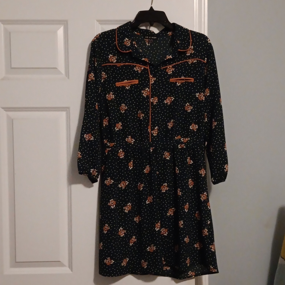 Woman's dress, size XL, dark green with flowers
